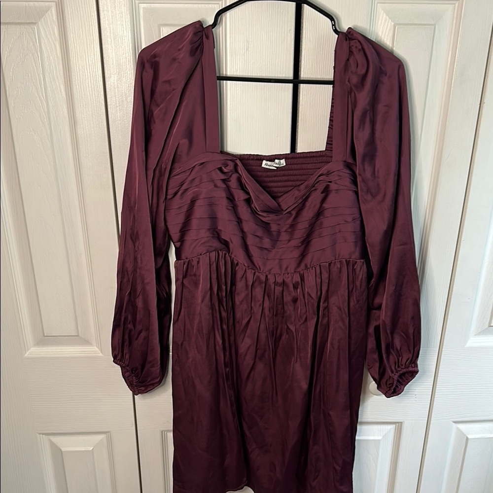Elegant Burgundy Long Sleeve Dress